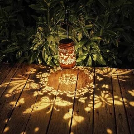 Solar outdoor lamp